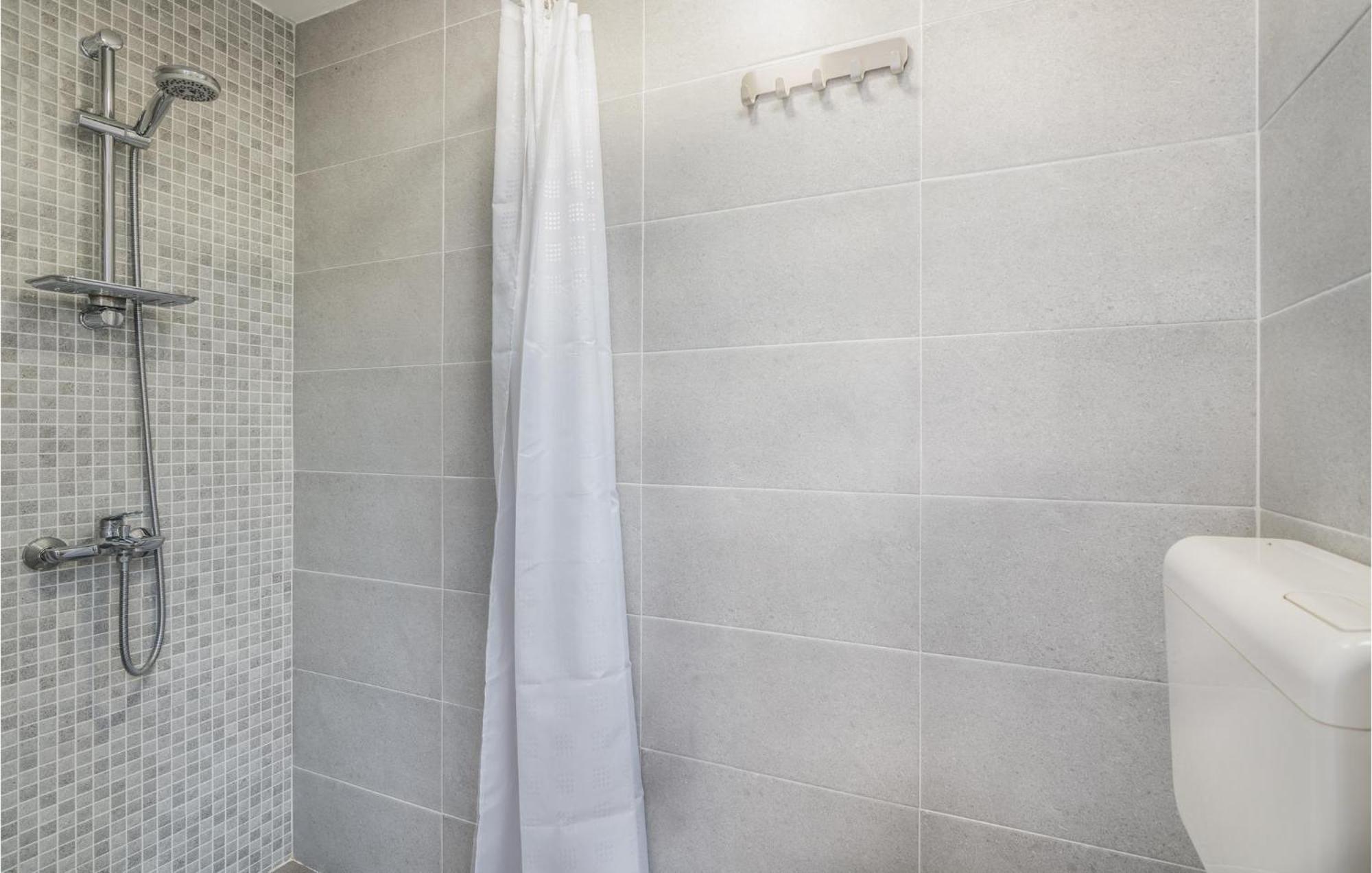 Gorgeous Apartment In Krk With Wifi Punat Exterior foto