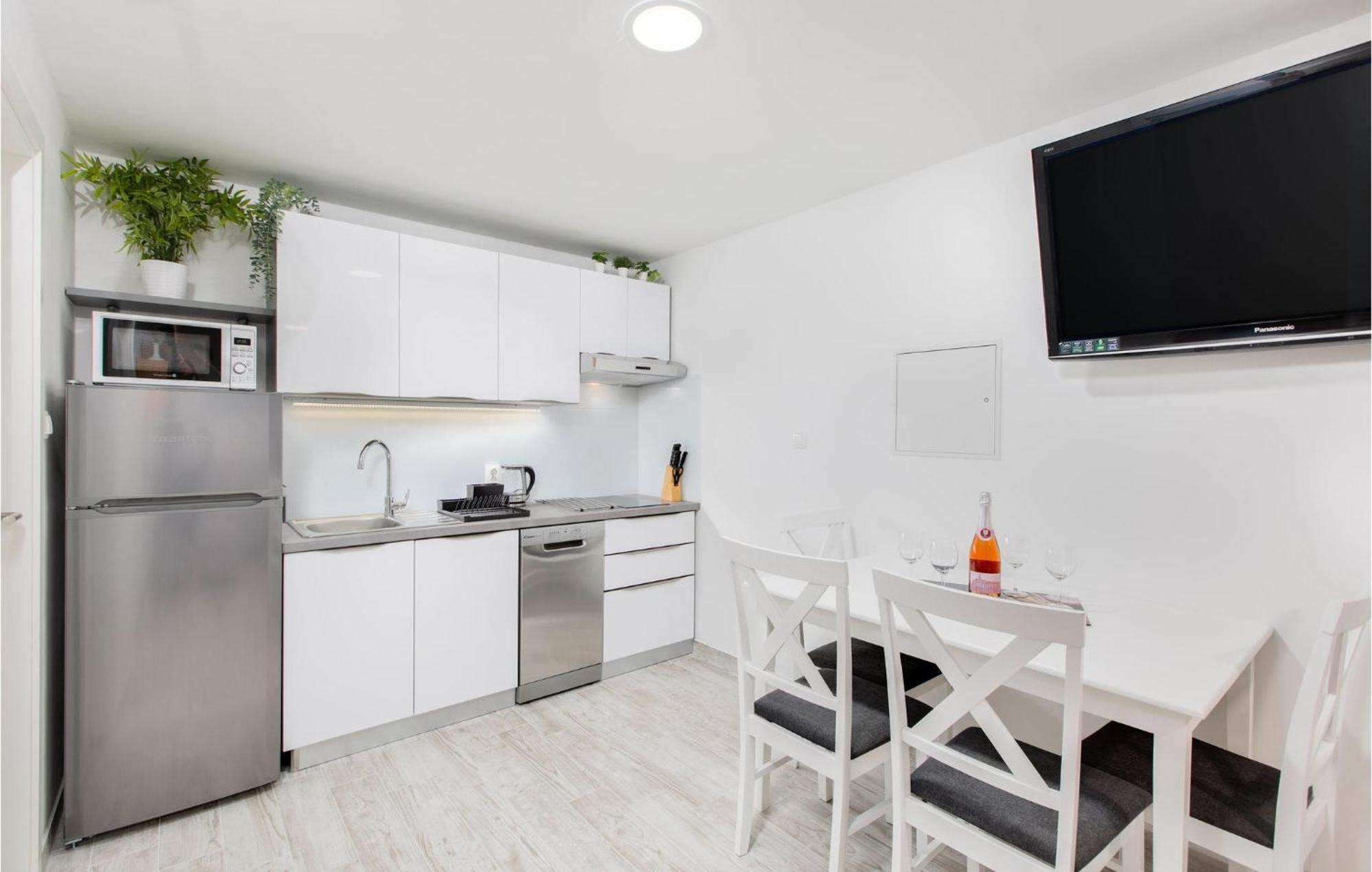 Gorgeous Apartment In Krk With Wifi Punat Exterior foto